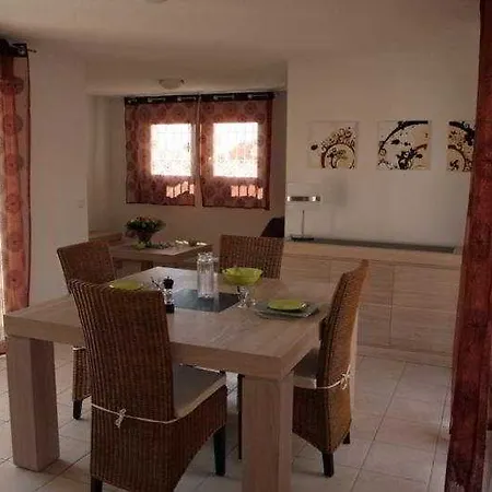 Le Domaine De Manon Apart-hotel Signes