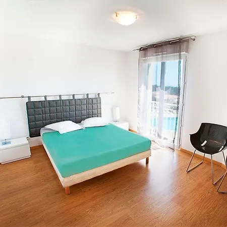 Le Domaine De Manon Aparthotel